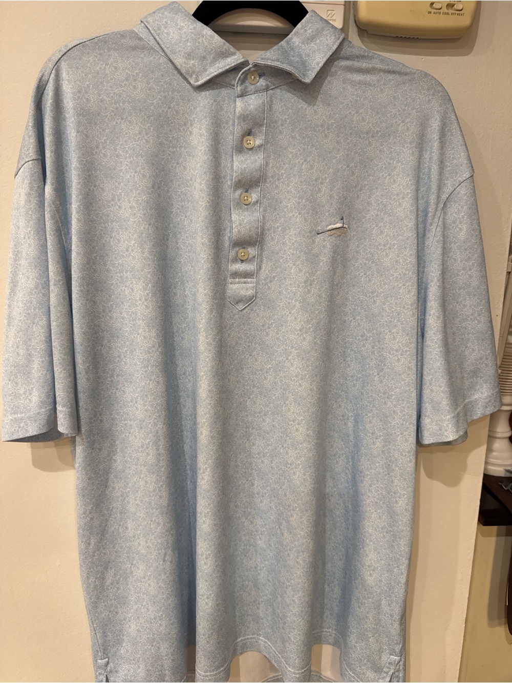 Luxury Stitch Men's Light Blue Short-Sleeve Polo with Subtle Print XL golf